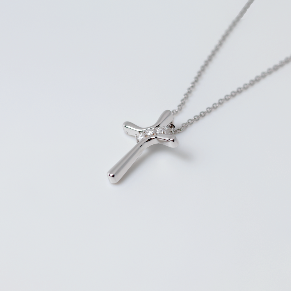 Moissanite Jewelry 72 DPI_Trinity Moissanite Cross Necklace -20